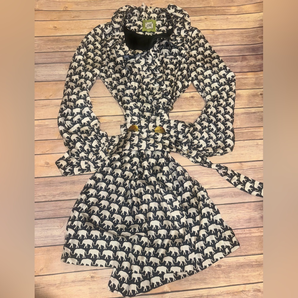 EUC Elizabeth McKay Scotland Black and White Elephant Wrap Dress size 8